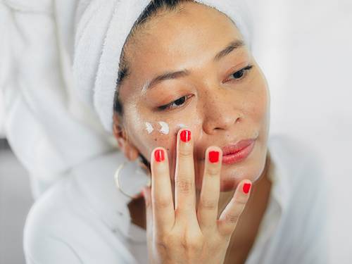 These 5 Habits Are Wrecking Your Skin—Here&#39;s What Experts Say to Do Instead